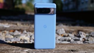 Google Pixel 8 Pro in Bay Blue